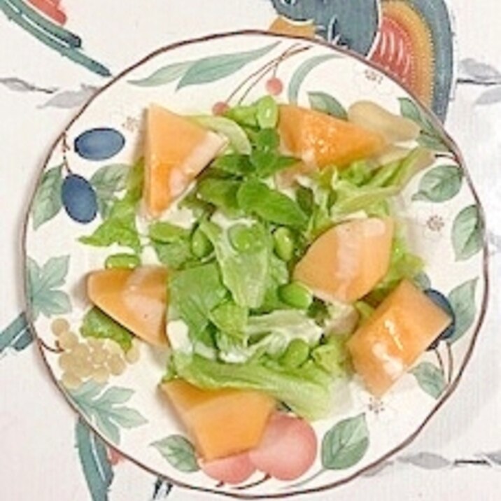 レタス 、枝豆、メロンのサラダ